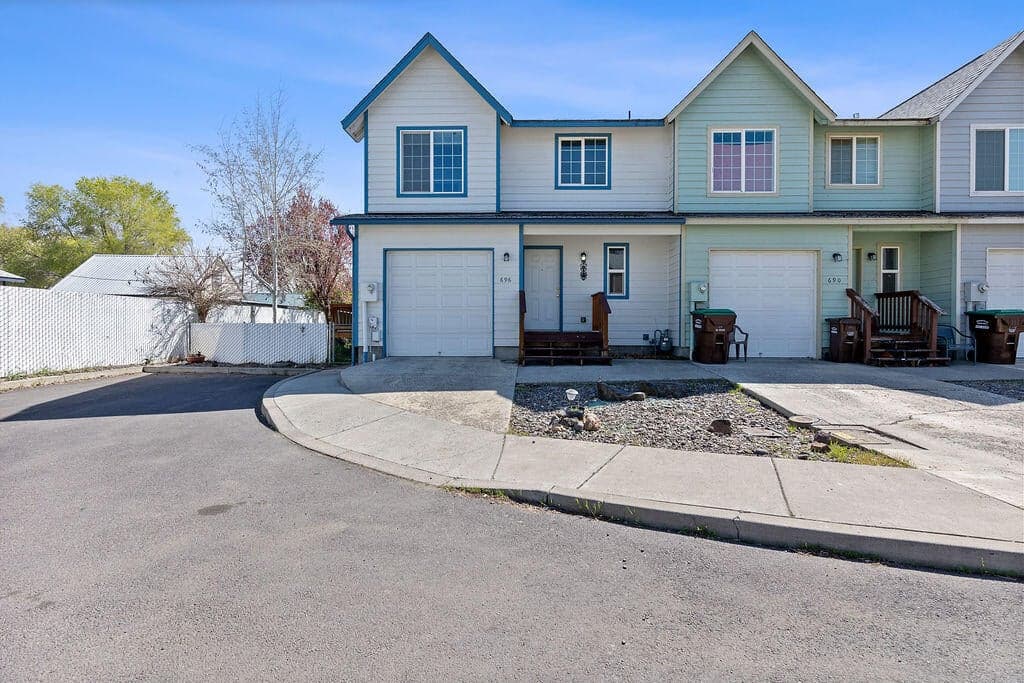 Photo of 696 Pinkston 1 of 21