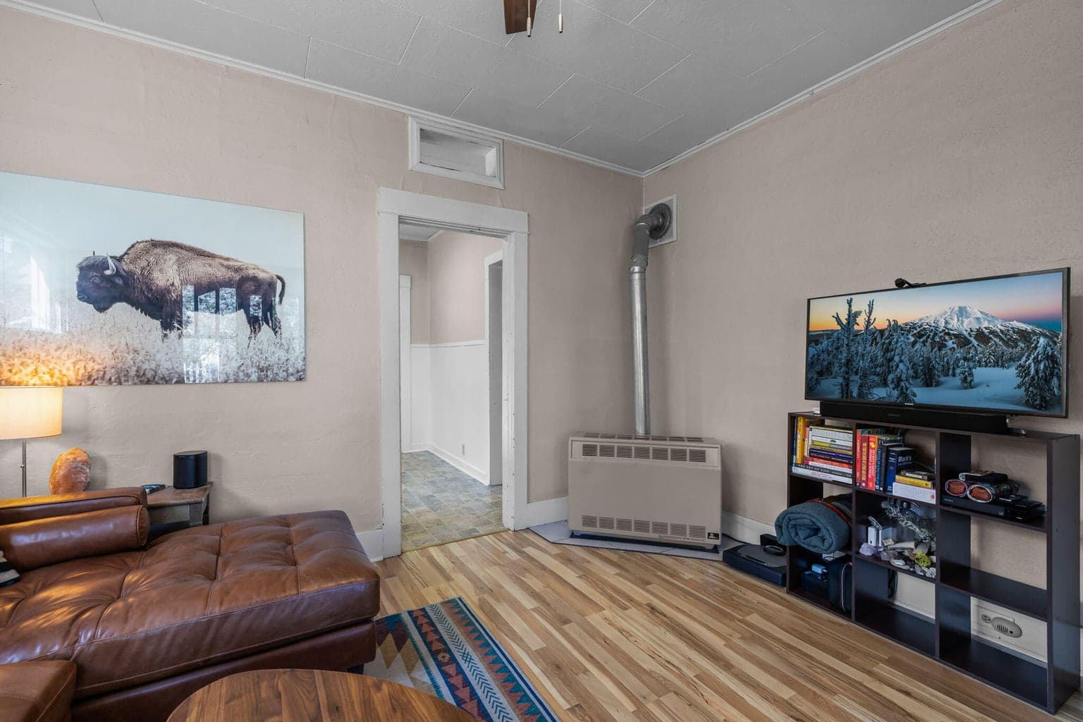 Photo of 25 NW Hood Place 6 of 38