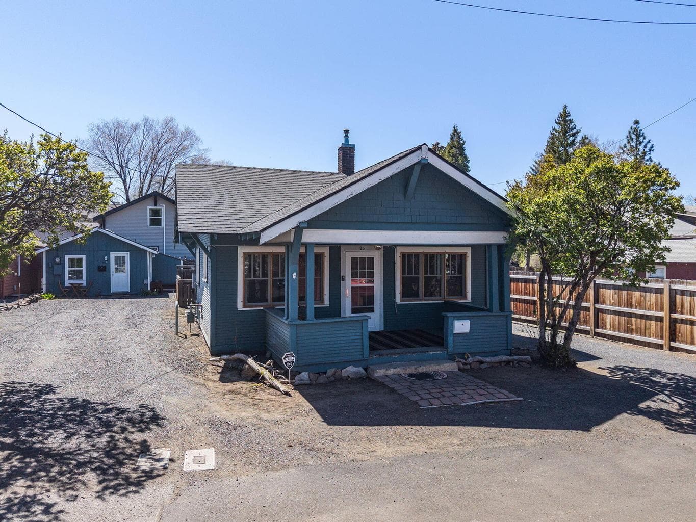 Photo of 25 NW Hood Place 37 of 38