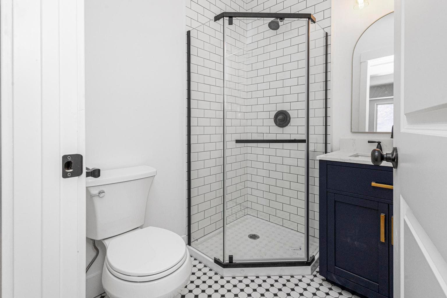 Photo of 805 NW Georgia Avenue 19 of 39