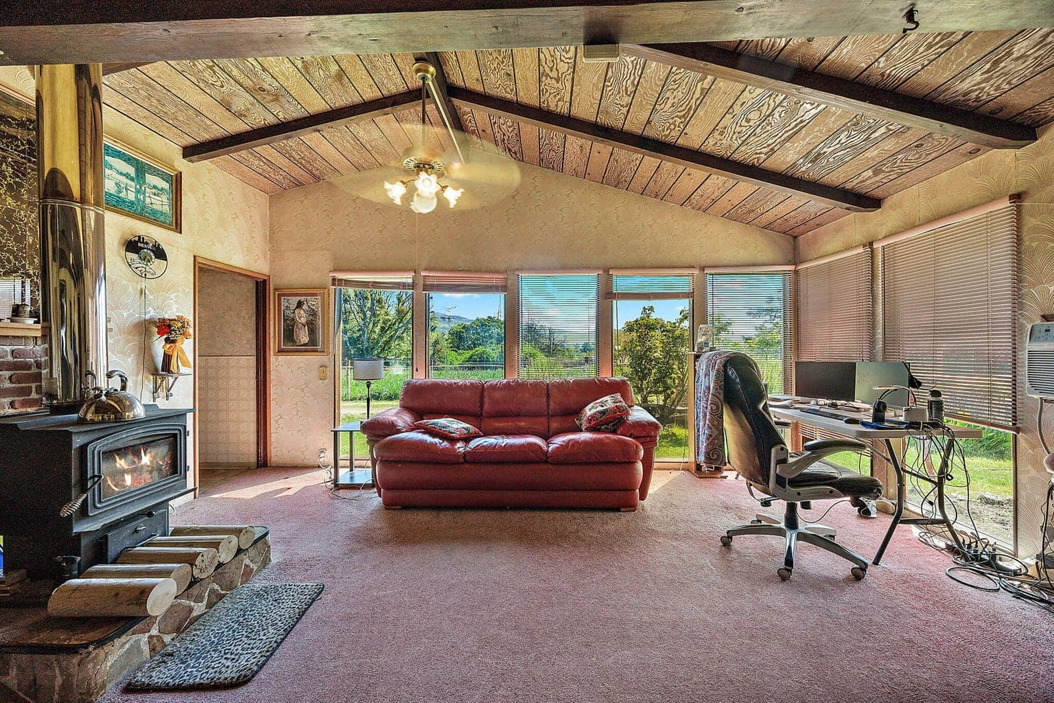 Photo of 1249 Valley View 5 of 31