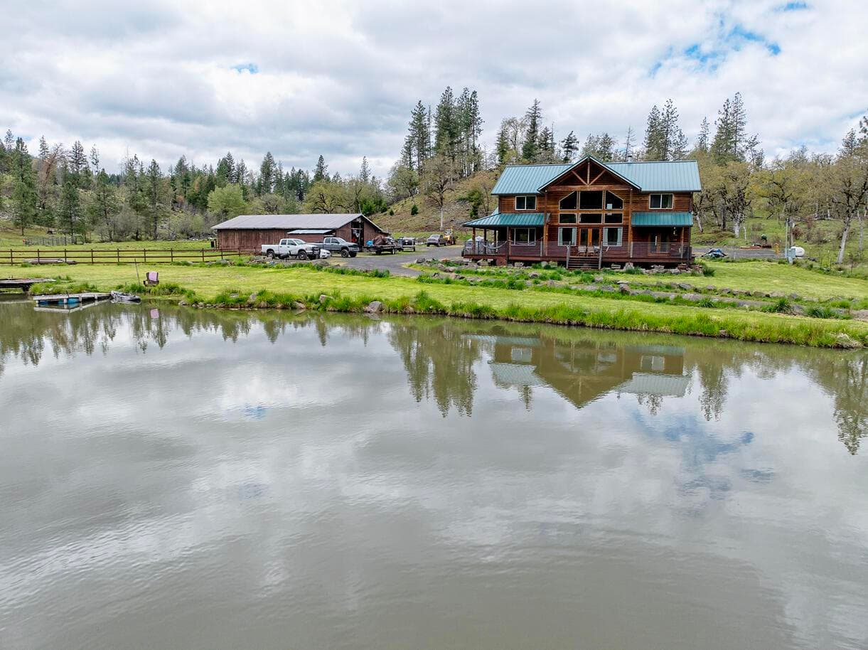 Photo of 9500 Butte Falls 2 of 61