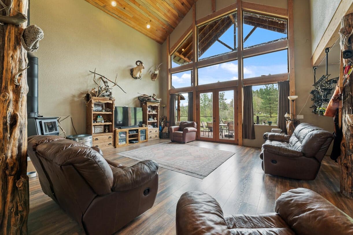 Photo of 9500 Butte Falls 4 of 61