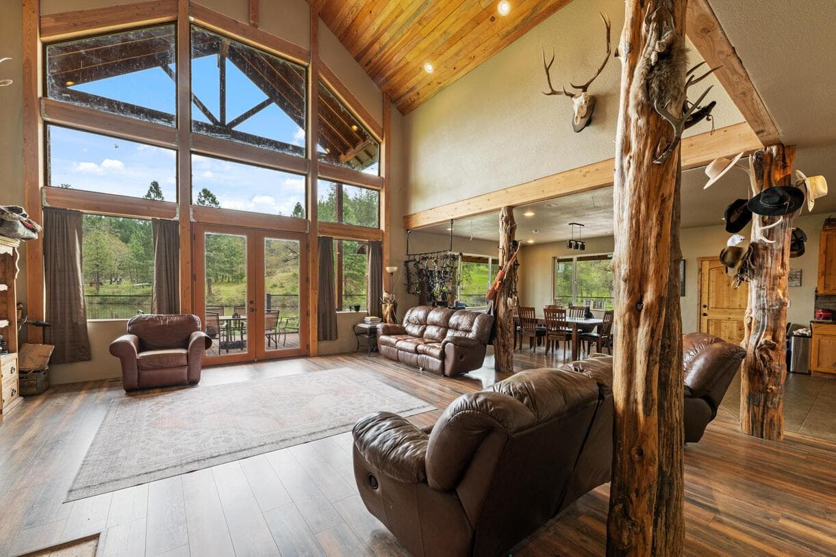 Photo of 9500 Butte Falls 5 of 61
