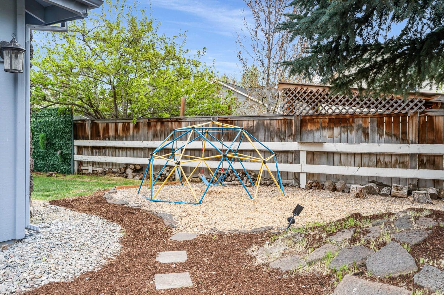 Photo of 61930 SE Pettigrew Road 43 of 49
