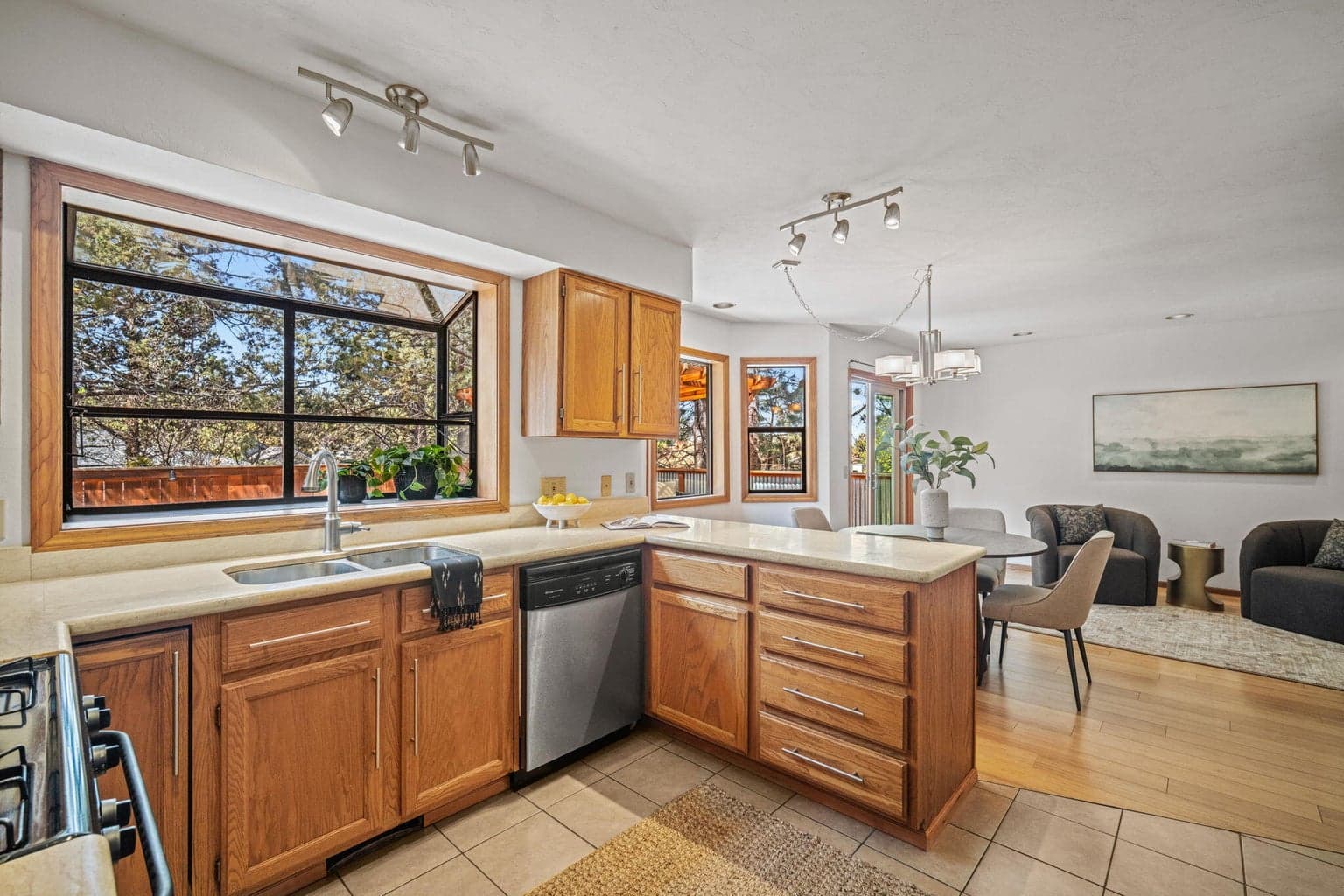 Open, efficient kitchen