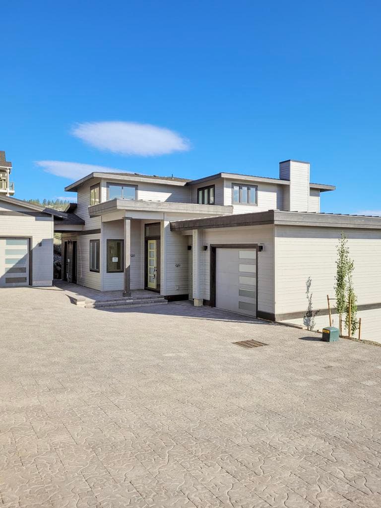 Photo of 2580 Awbrey Point Cir 4 of 95