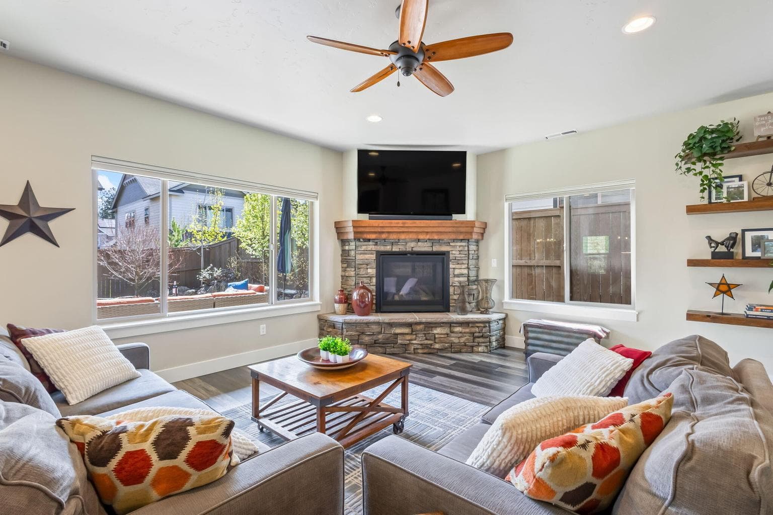 Photo of 63322 NW Thoroughbred Place 8 of 45