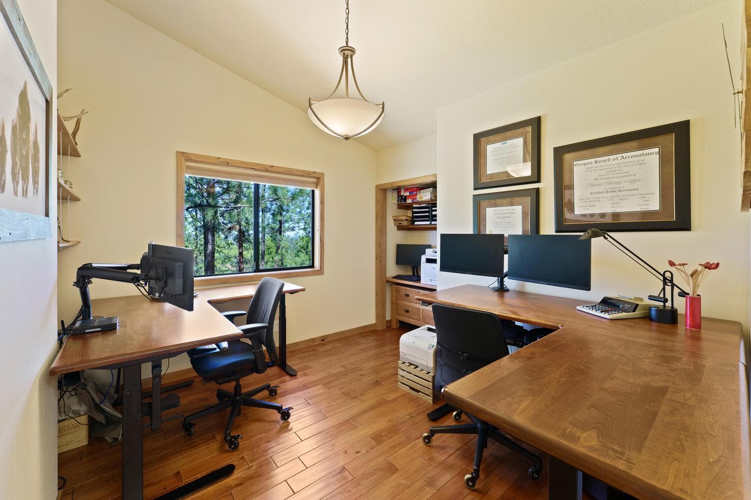 Office/bedroom (upper level)