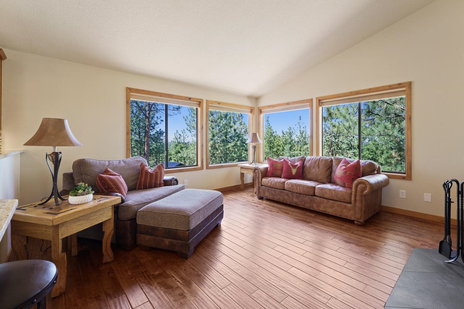 Great room (upper level)