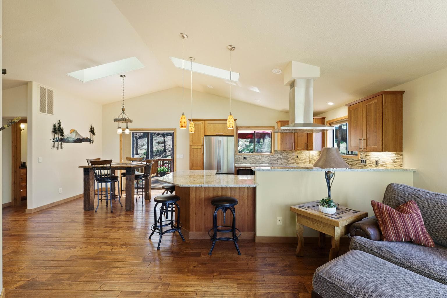 Dining area and kitchen (upper level)