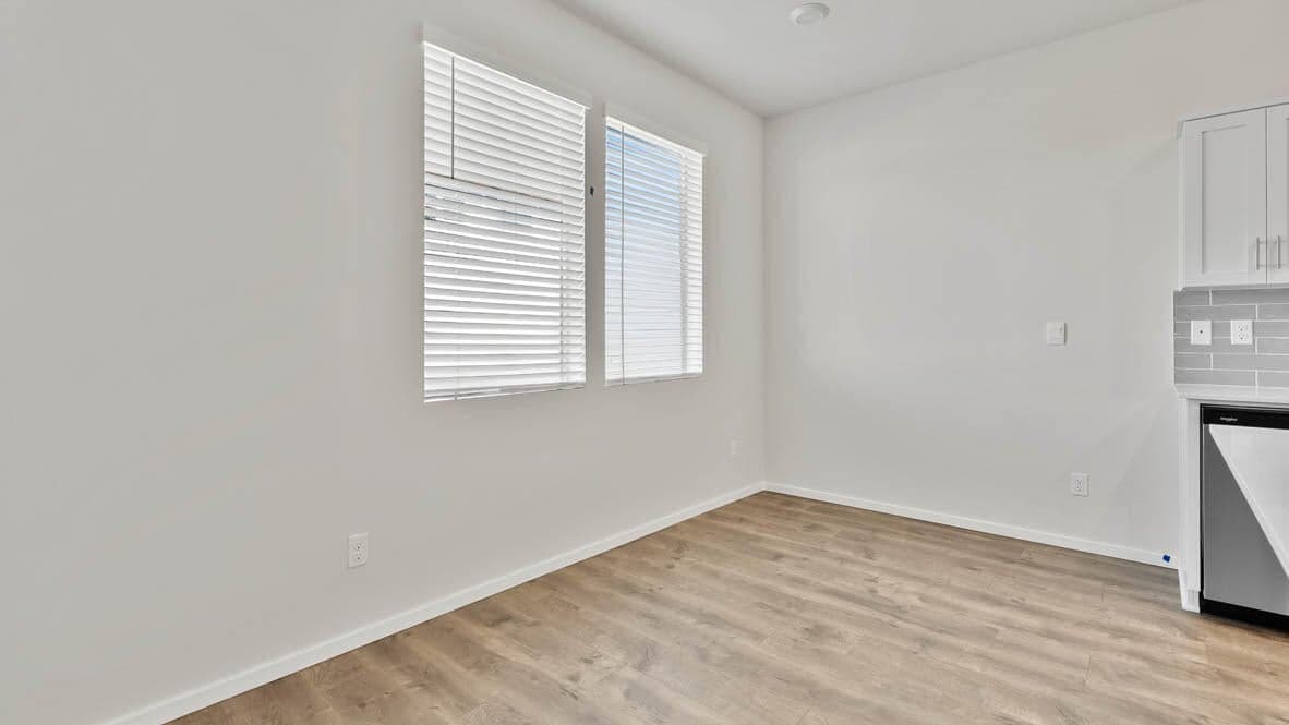 Photo of 61139 Splendor Lane 8 of 28