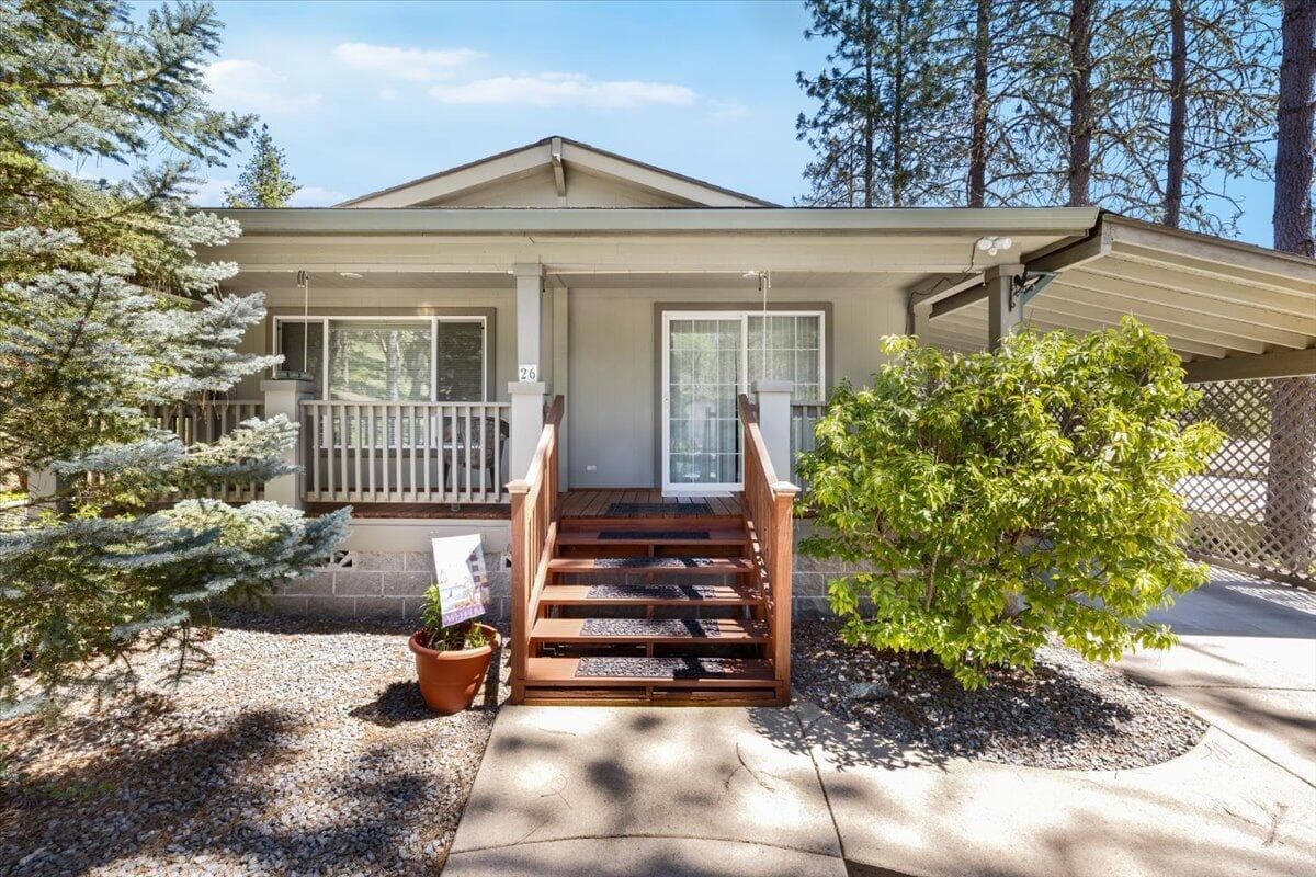 5648 Foothill Blvd