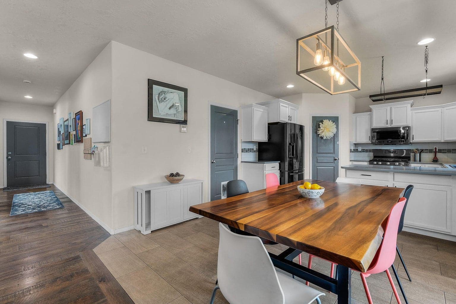 Photo of 3133 SW Evergreen Avenue 14 of 47