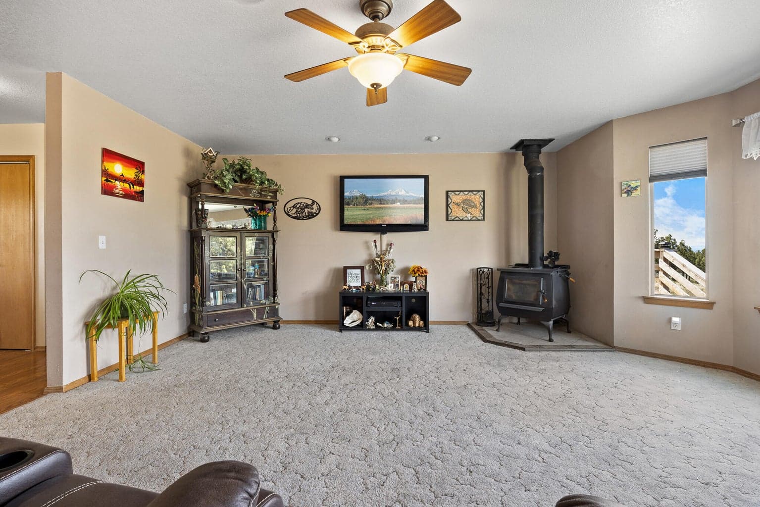 Photo of 5185 SE Iowa Avenue 13 of 37
