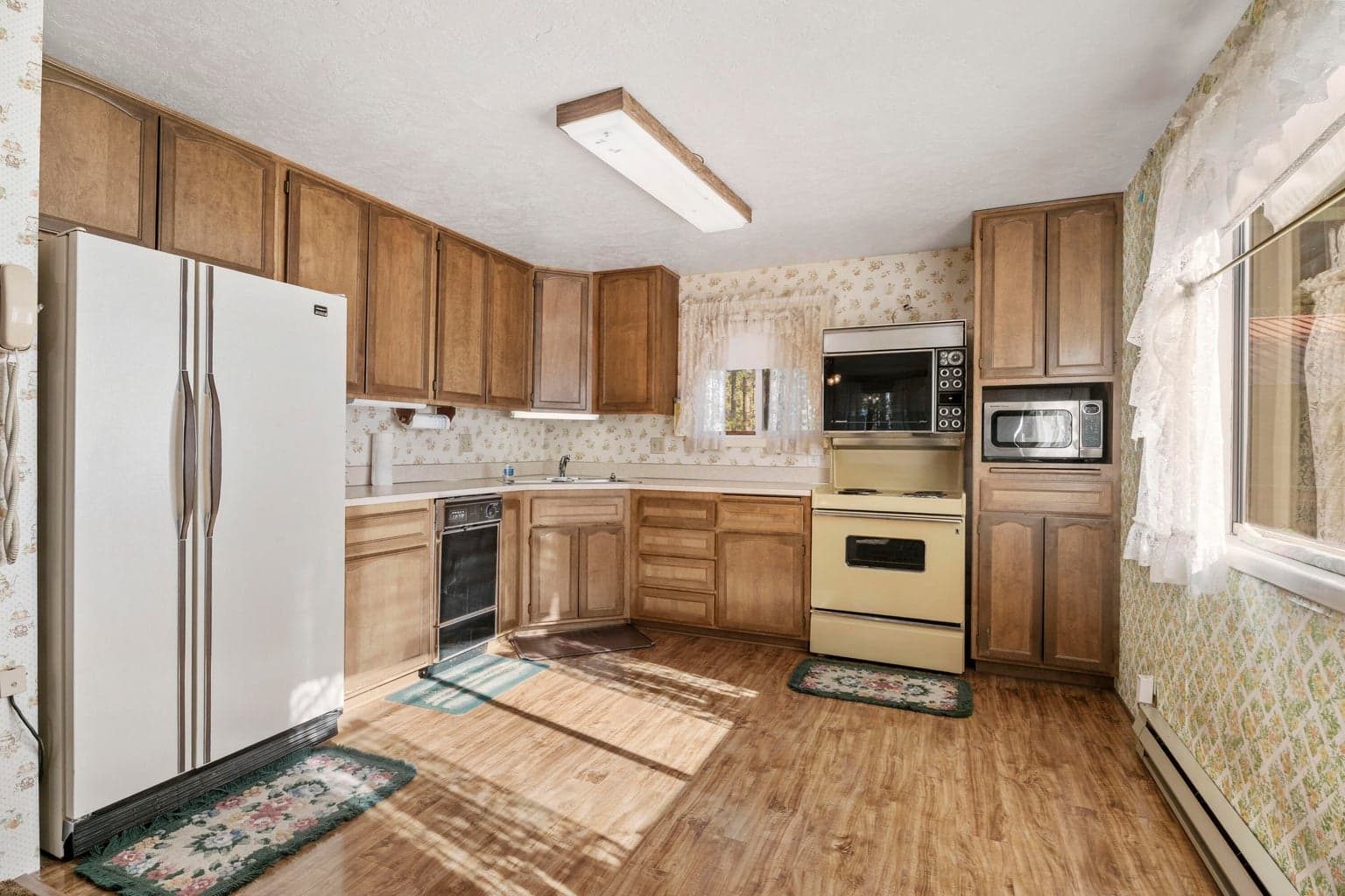 Photo of 16007 Parkway Drive 9 of 24