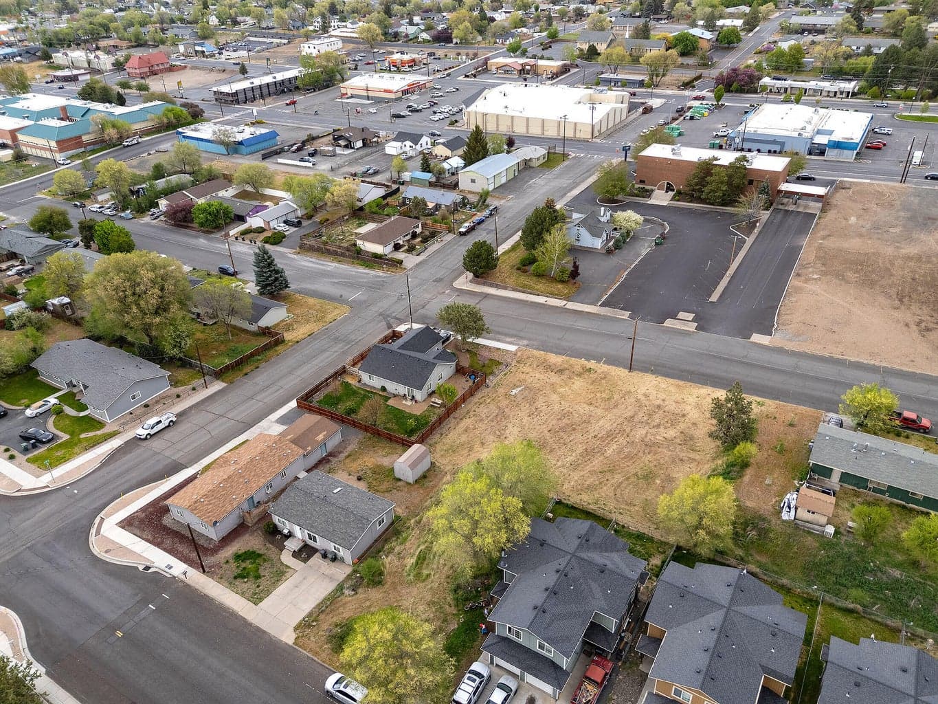 Photo of SW 3rd Street 23 of 32