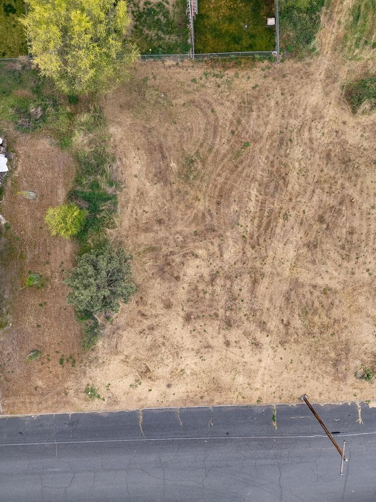 Photo of SW 3rd Street 25 of 32