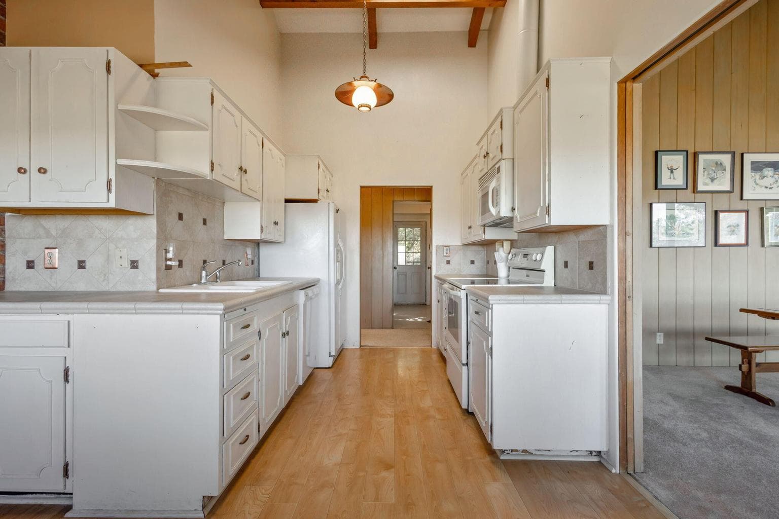 Photo of 915 NE Wyoming Drive 25 of 50