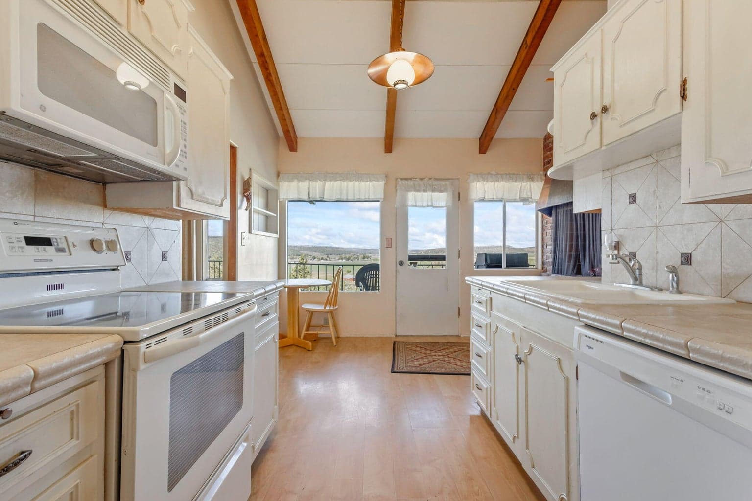 Photo of 915 NE Wyoming Drive 26 of 50