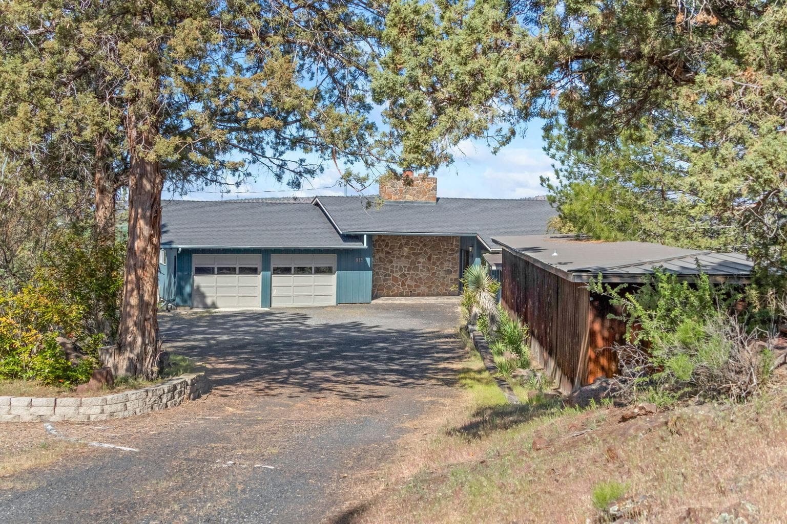 Photo of 915 NE Wyoming Drive 47 of 50