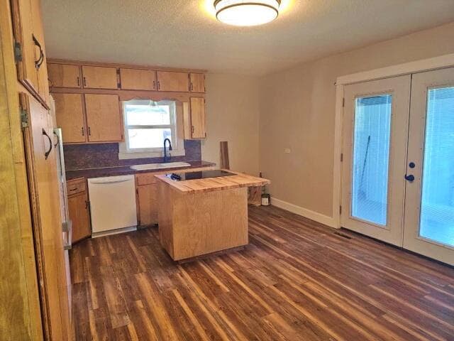 Photo of 967 NW 2nd Street 9 of 21