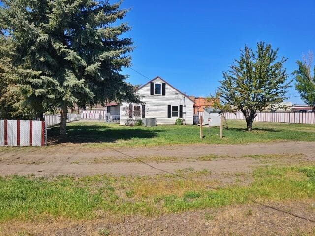 Photo of 967 NW 2nd Street 21 of 21