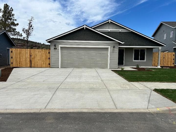 Photo of 1107 Walnut 1 of 20