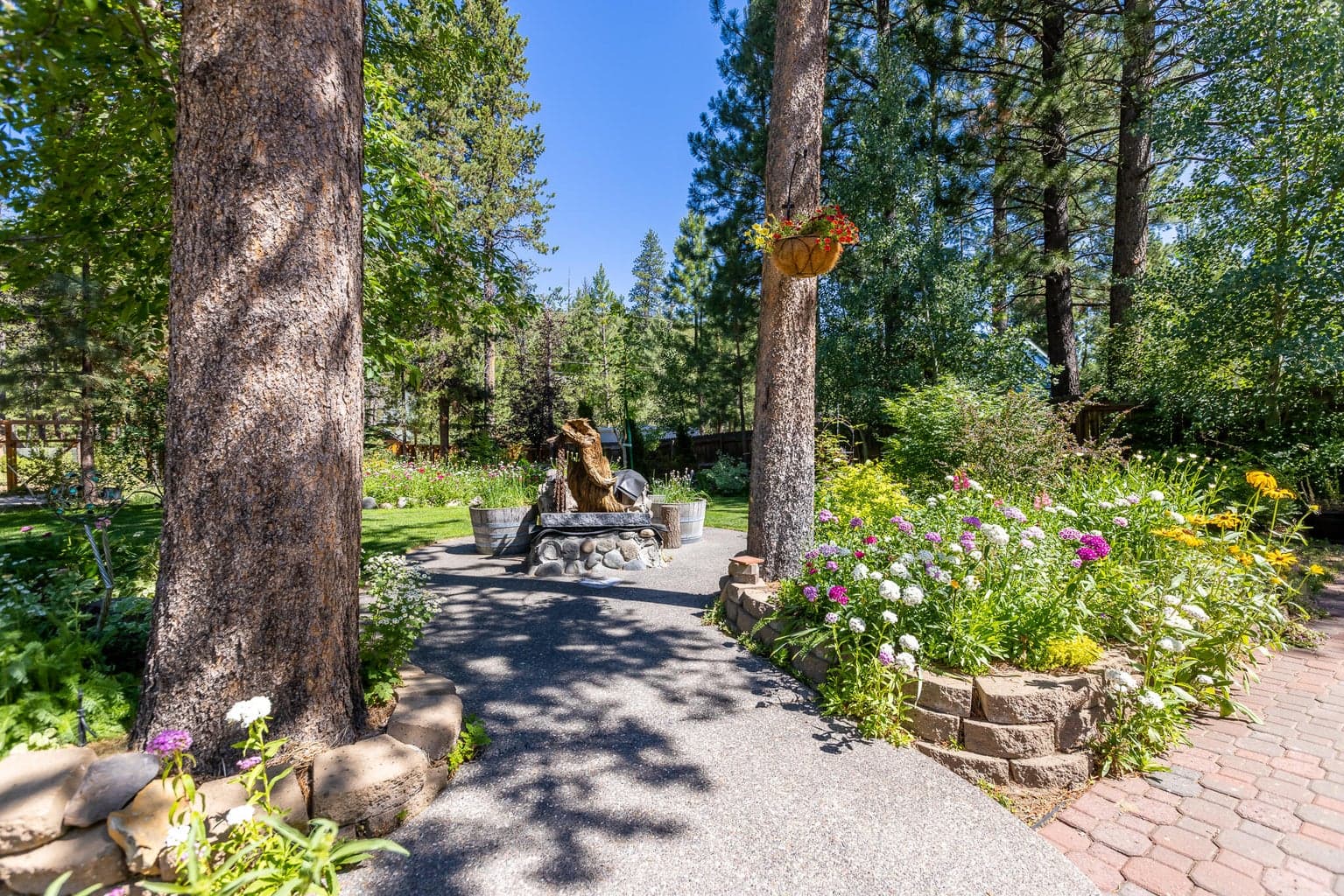 Photo of 16390 Skyliners Road 33 of 40