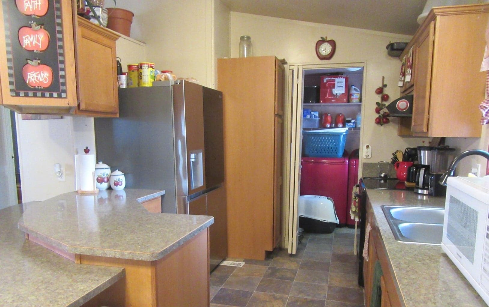 Photo of 102 Pine 5 of 24