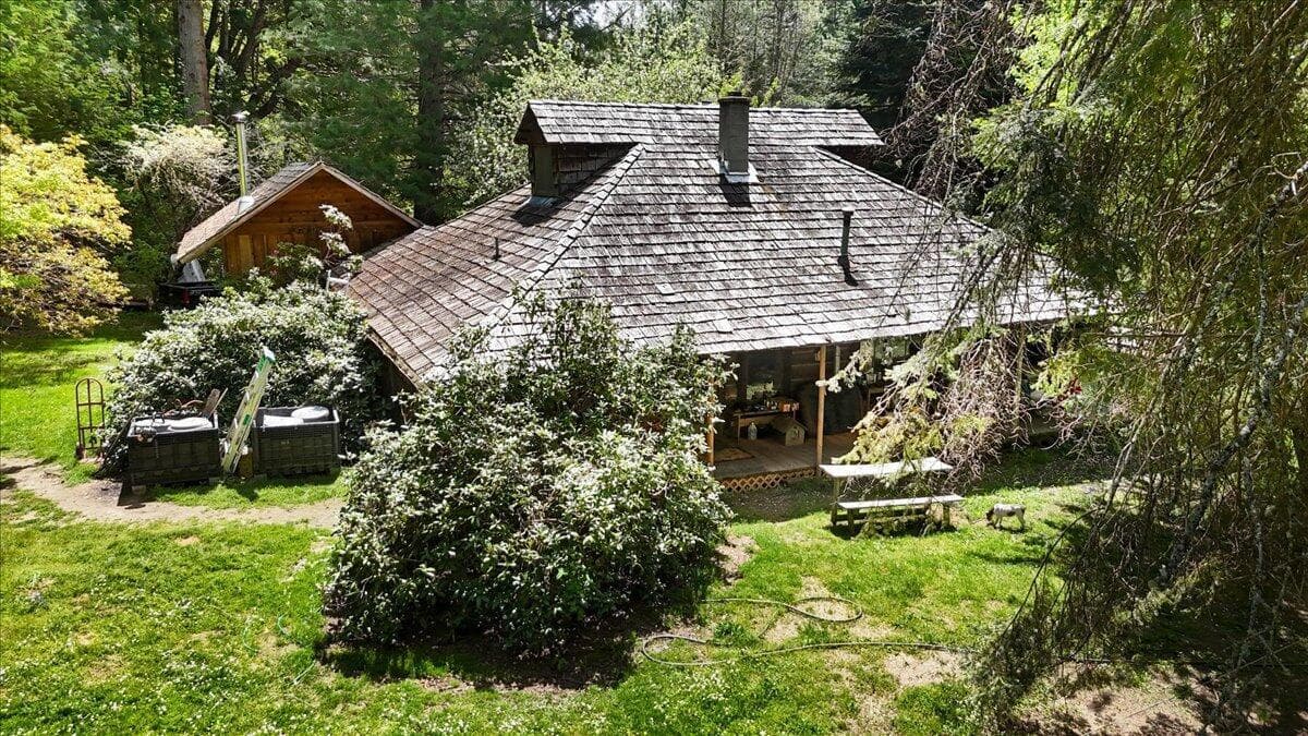 Photo of 2128 Starveout Creek 1 of 32
