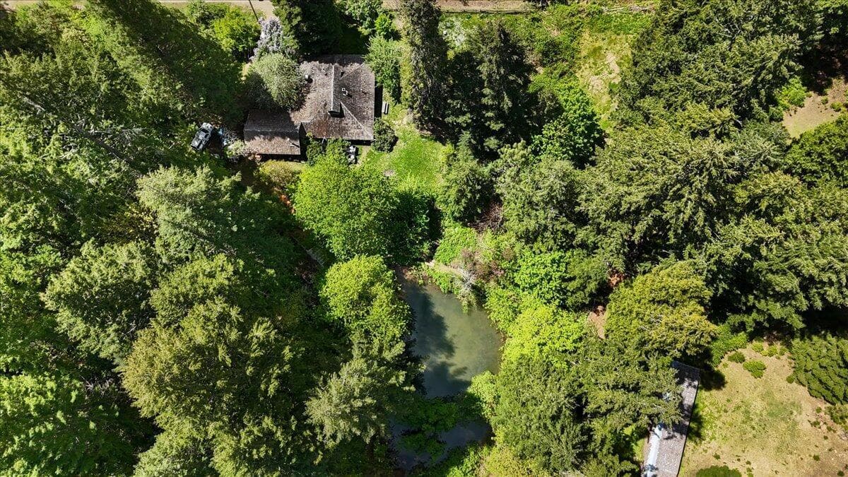 Photo of 2128 Starveout Creek 3 of 32