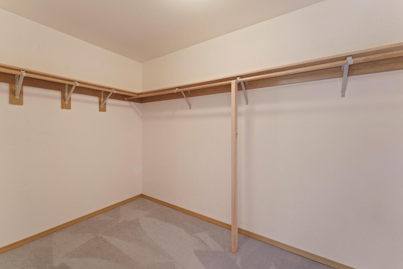 Photo of 22181 Calgary Drive 17 of 40