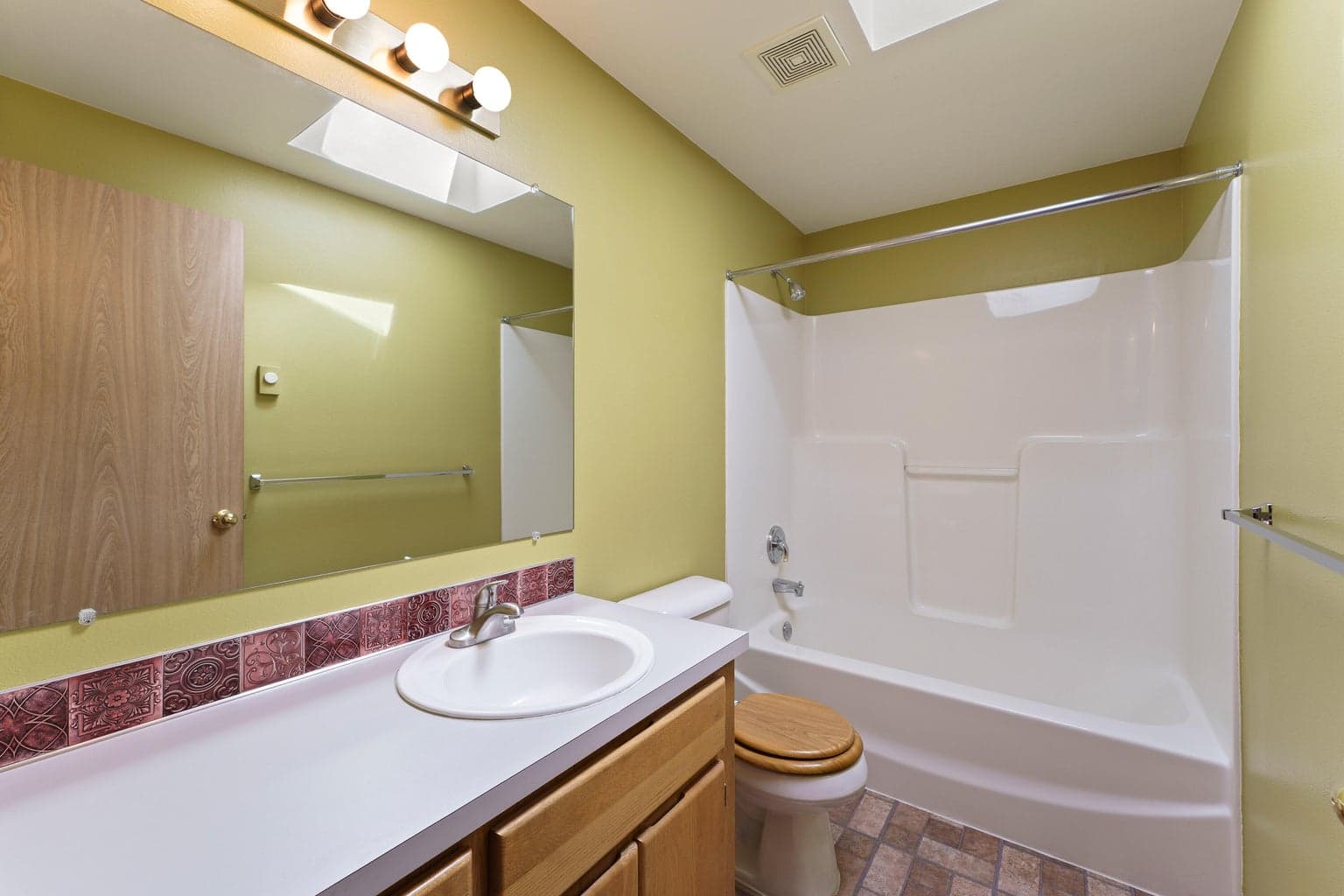 Photo of 22181 Calgary Drive 21 of 40