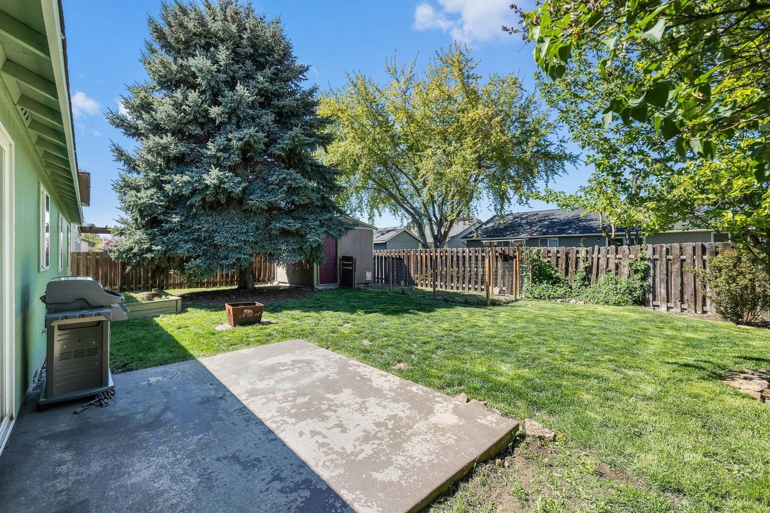 Photo of 755 NE Negus Place 23 of 31