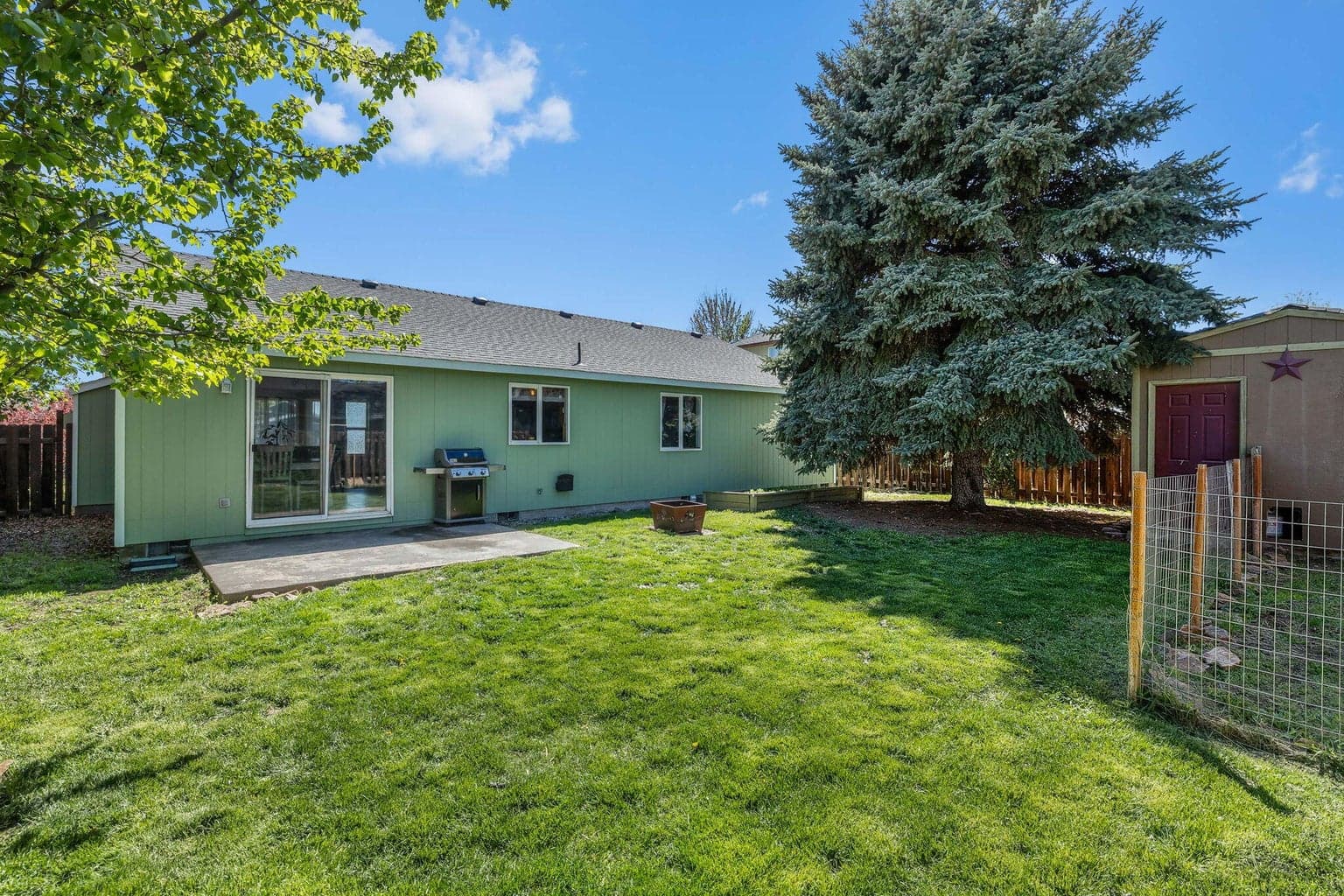 Photo of 755 NE Negus Place 24 of 31