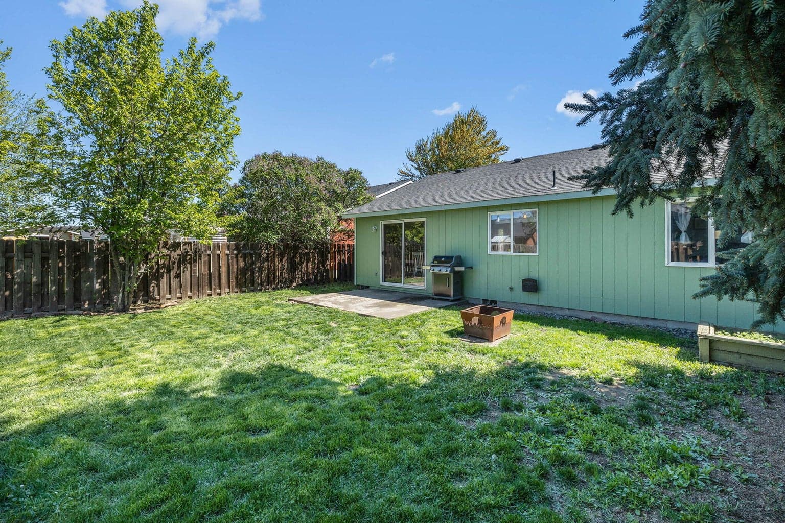 Photo of 755 NE Negus Place 26 of 31