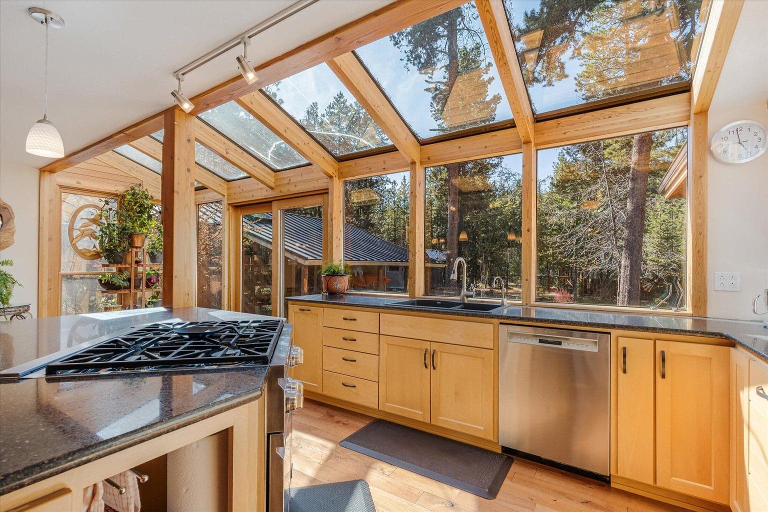 Photo of 16390 Skyliners Road 11 of 40