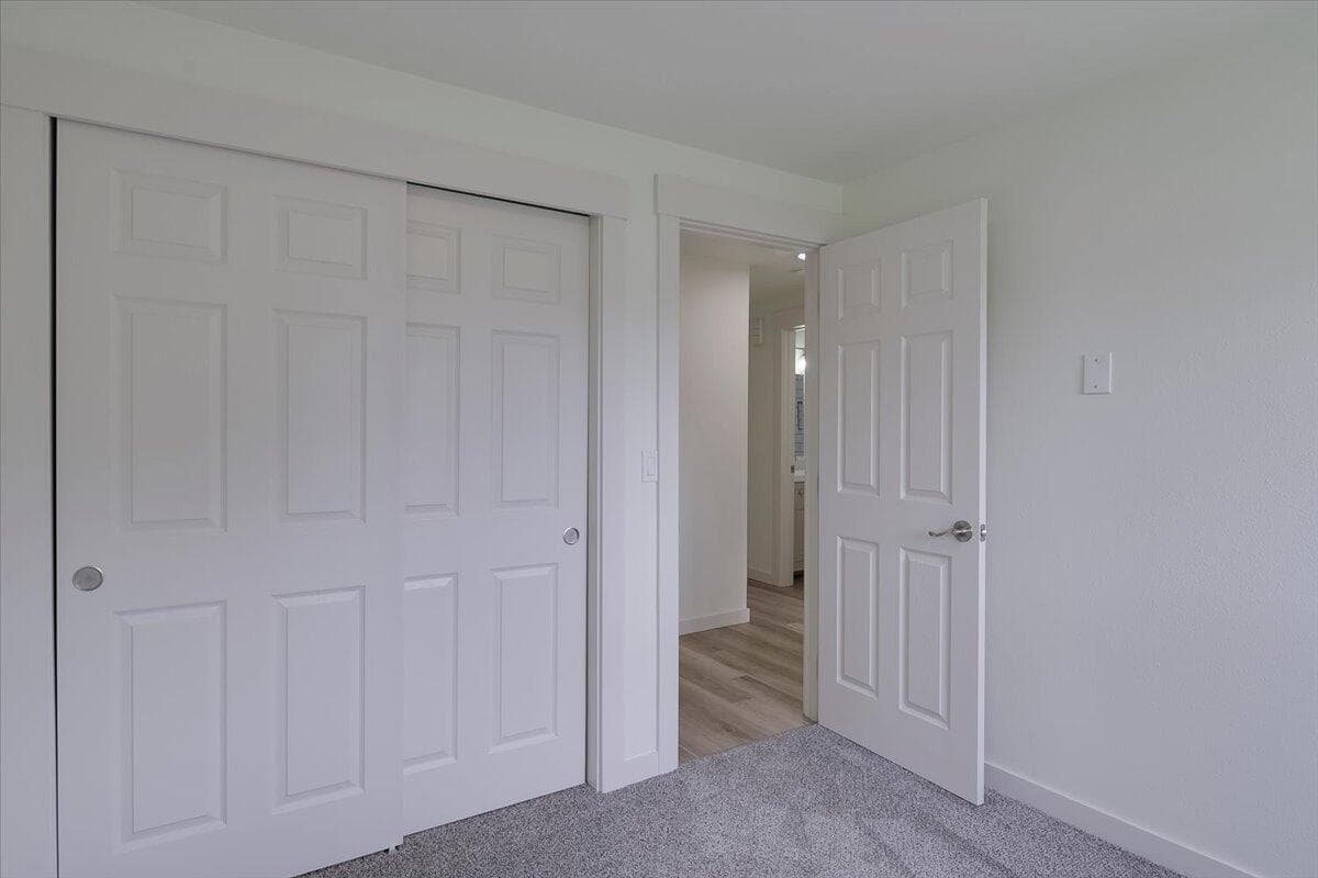 Photo of 2360 SW Salmon Avenue 20 of 23