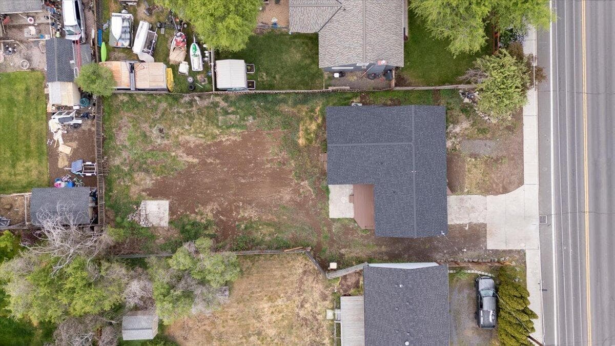 Photo of 2360 SW Salmon Avenue 23 of 23