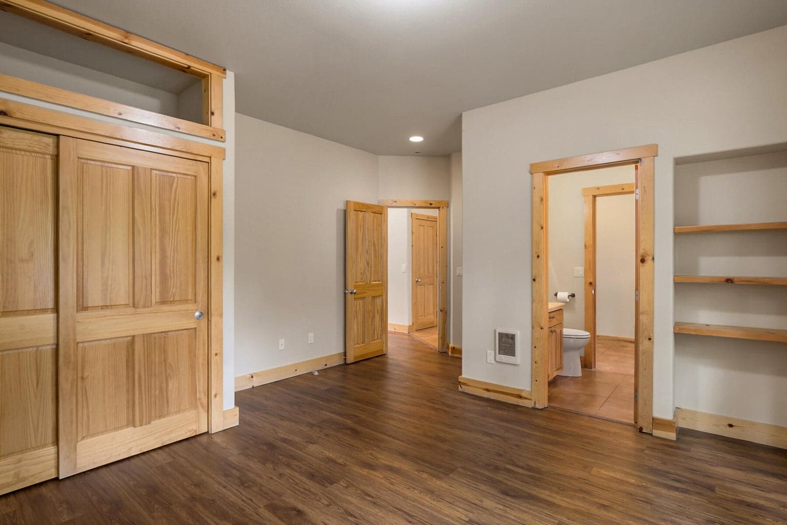 Photo of 60511 Umatilla Circle 11 of 43