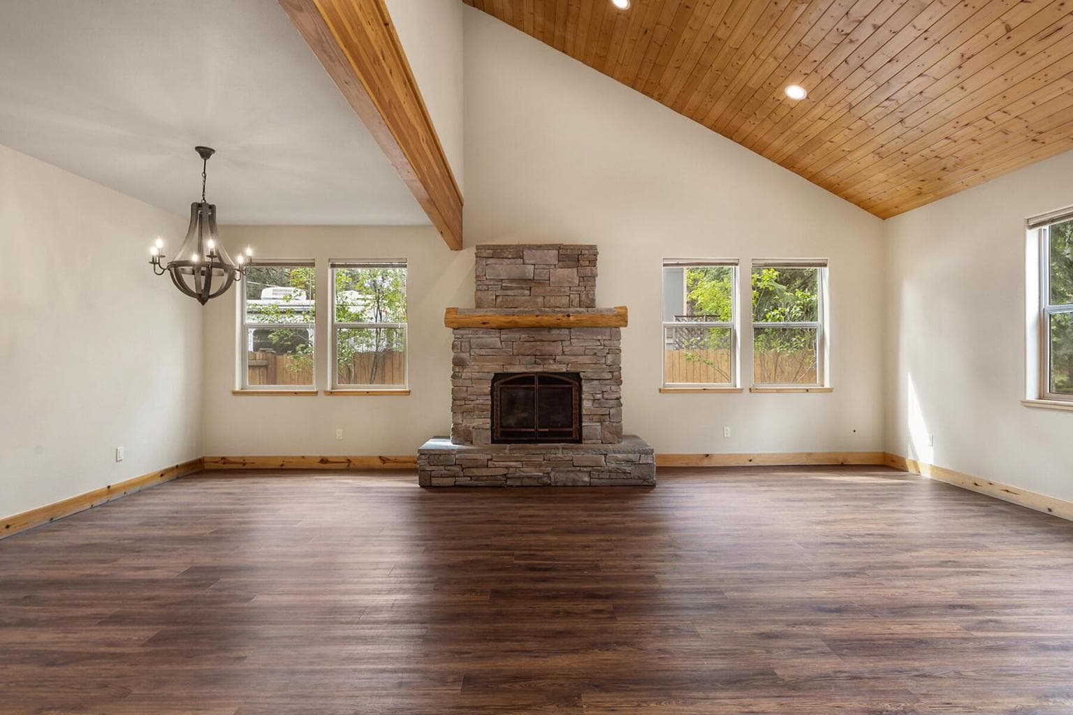 Photo of 60511 Umatilla Circle 13 of 43