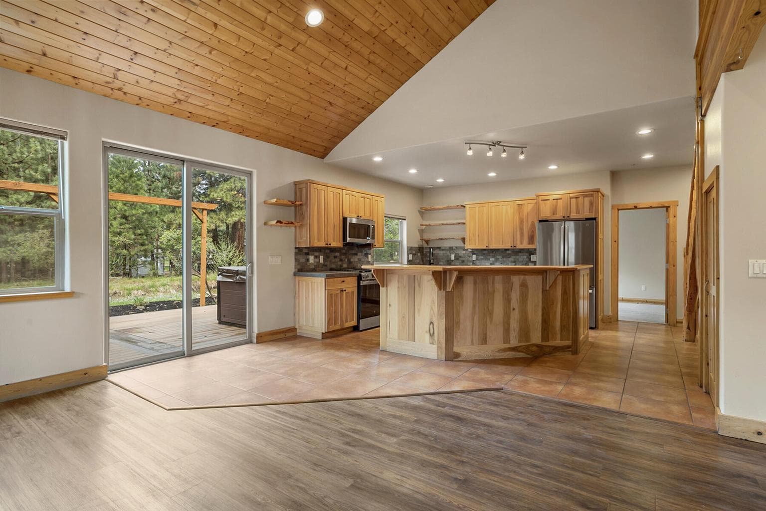 Photo of 60511 Umatilla Circle 14 of 43