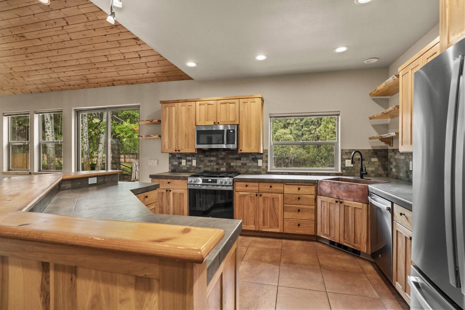 Photo of 60511 Umatilla Circle 17 of 43