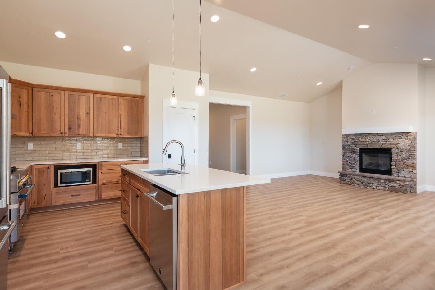 Photo of 1492 SE Texas Circle 16 of 40