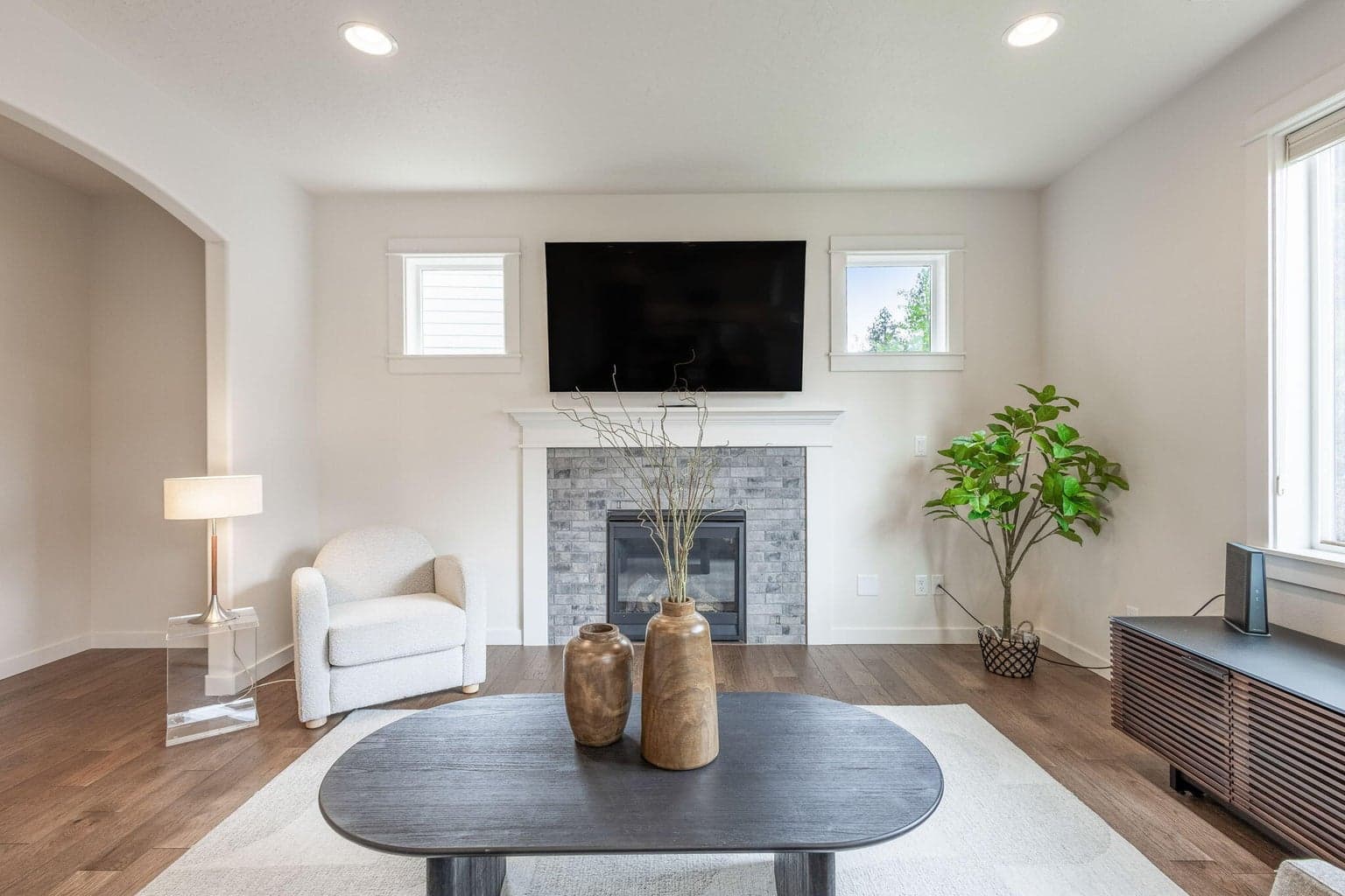 Photo of 619 N Willitts Street 13 of 46