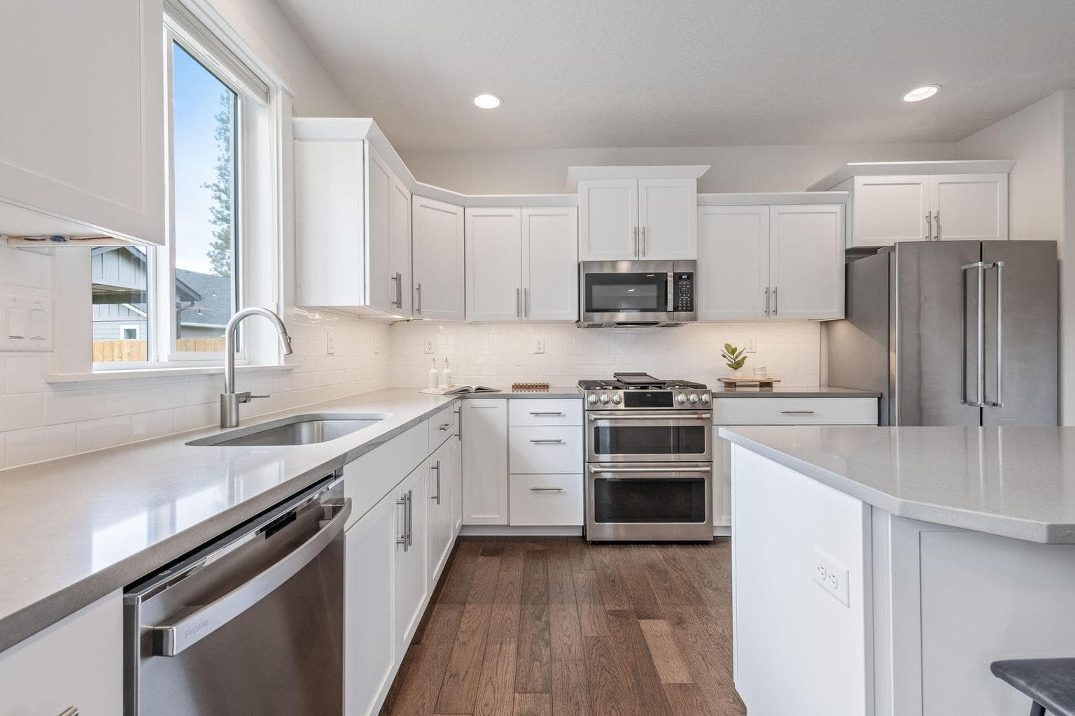 Photo of 619 N Willitts Street 18 of 46