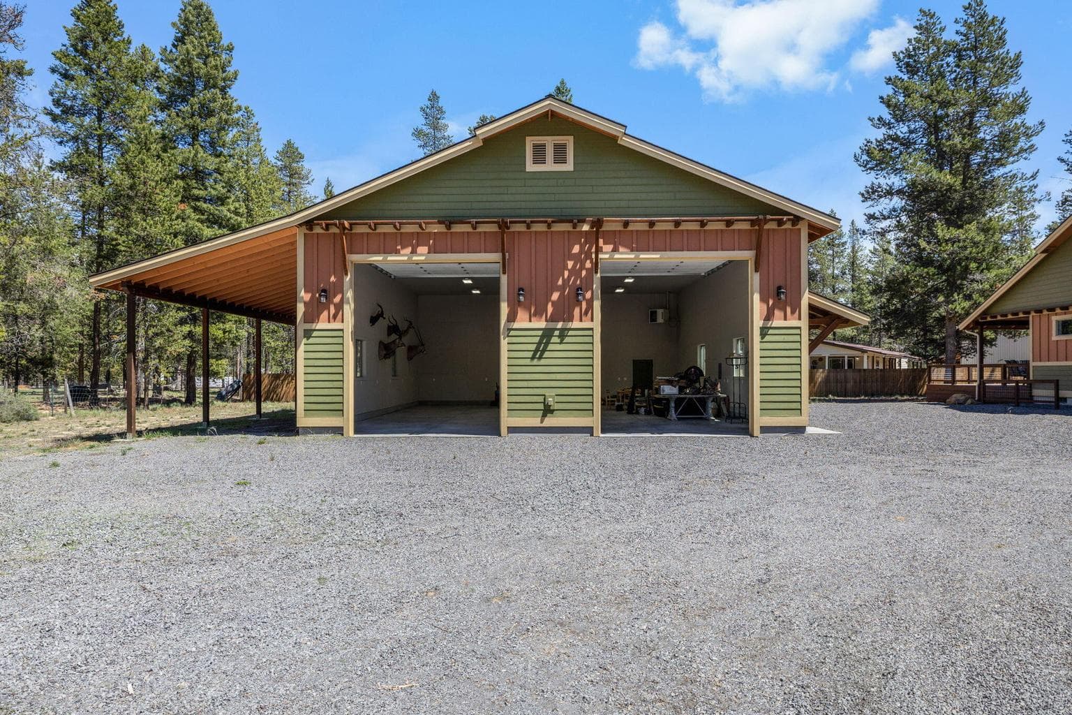 1920 SF shop