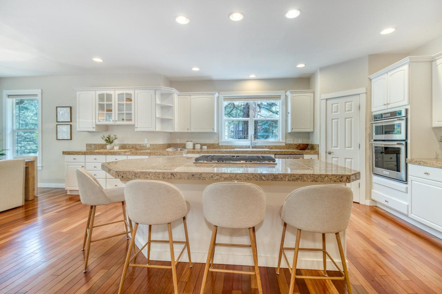 Photo of 3290 NW Massey Drive 7 of 25