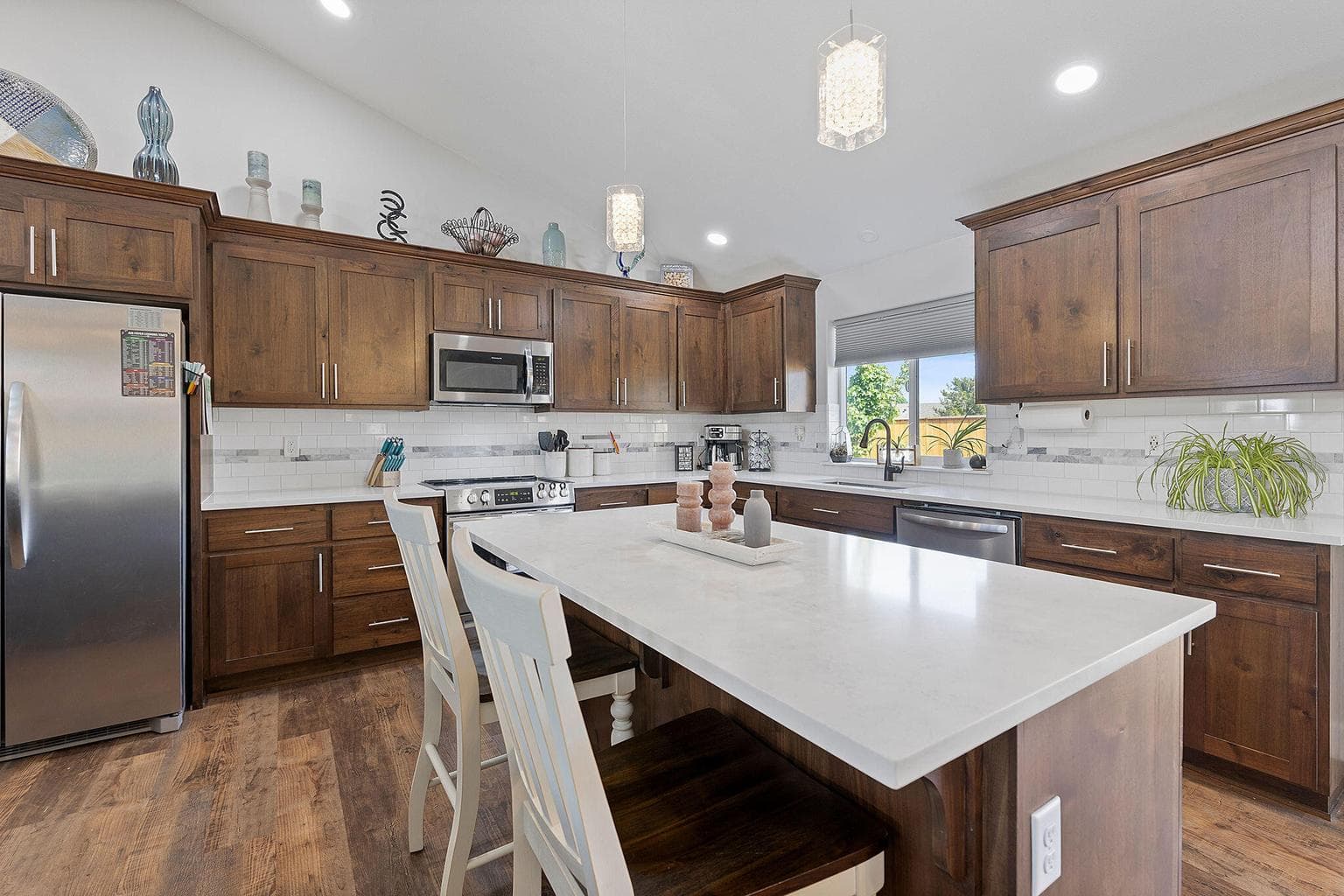 Solid countertops with large bar\seating island.